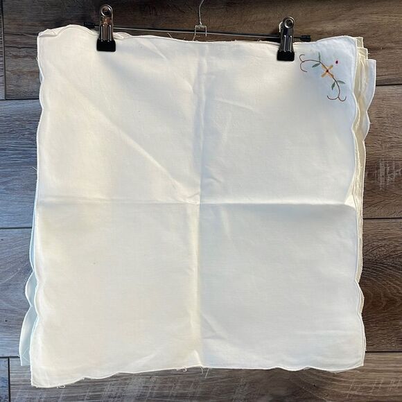 8 Vintage Cloth Napkins, Hand Embroidered, Floral Pattern - Picture 1 of 5